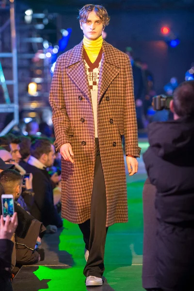 Look 34